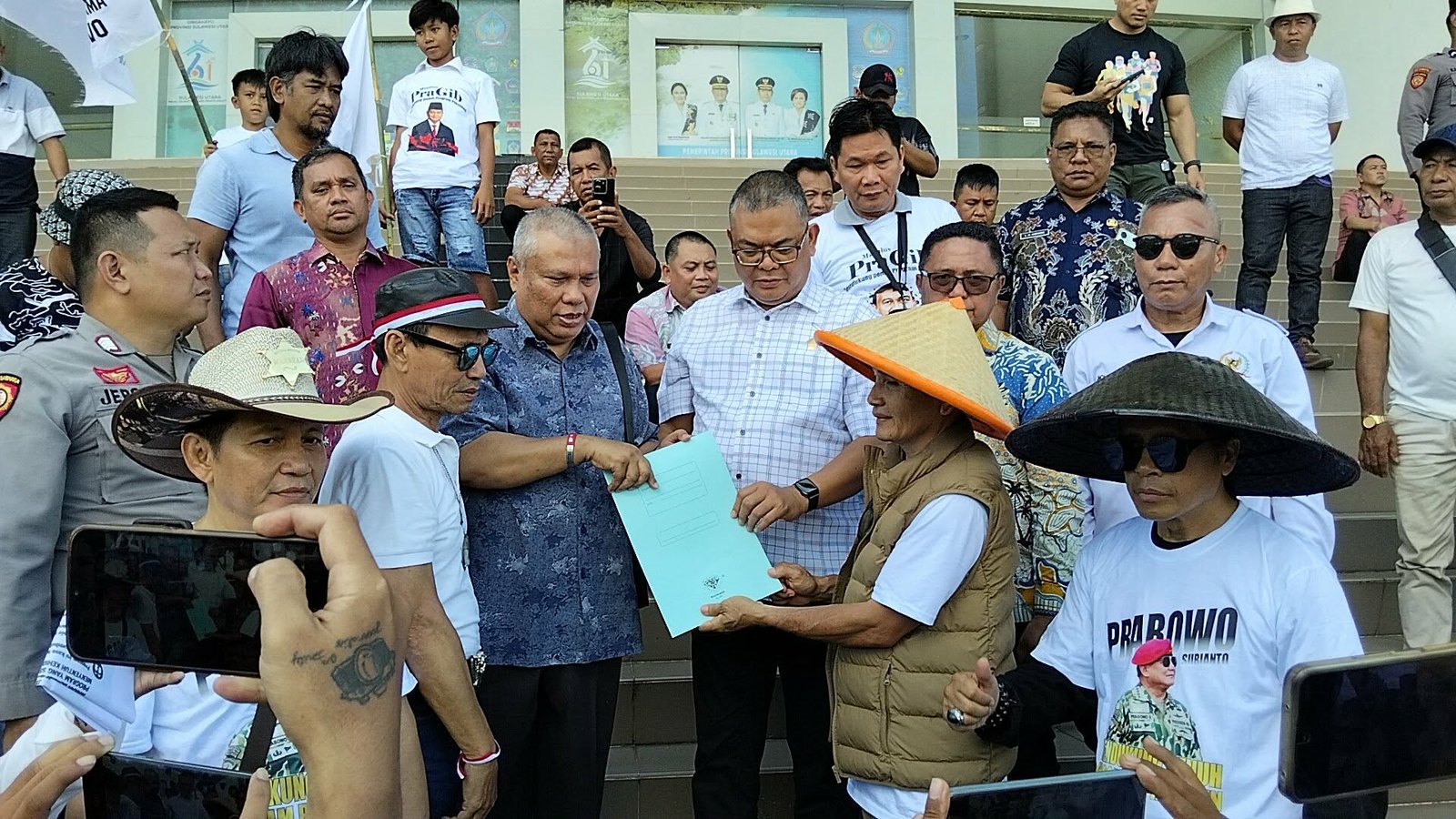 Demo Aksi Damai Mapalus Pragib O8 Mendukung Program Presiden Prabowo-Gibran
